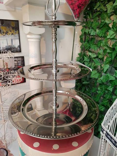 Cup Cake Stand Silver.jpg